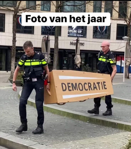 NL_Politie_Democratie.jpg
