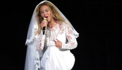 Beyonce-chante-Resentment-en-concert-a-Cincinnati-le-28-juin-2014_exact1024x768_l.jpg