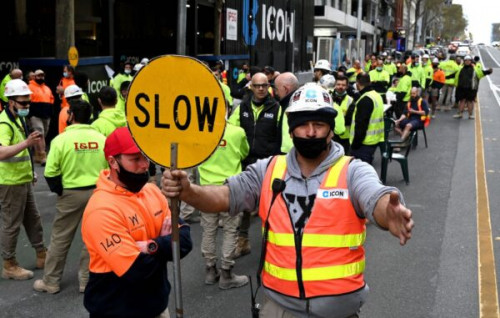 construction-worker-protest-4-600x381.jpg